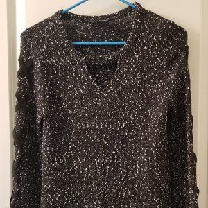 LIKE NEW Women's XS Rock & Republic Cut Out Lace Up Sweater
